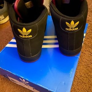 Rare Collectable high top shell toe crazy color way great addition to any